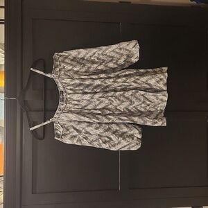 Womens SZ 1X cold shoulder blouse